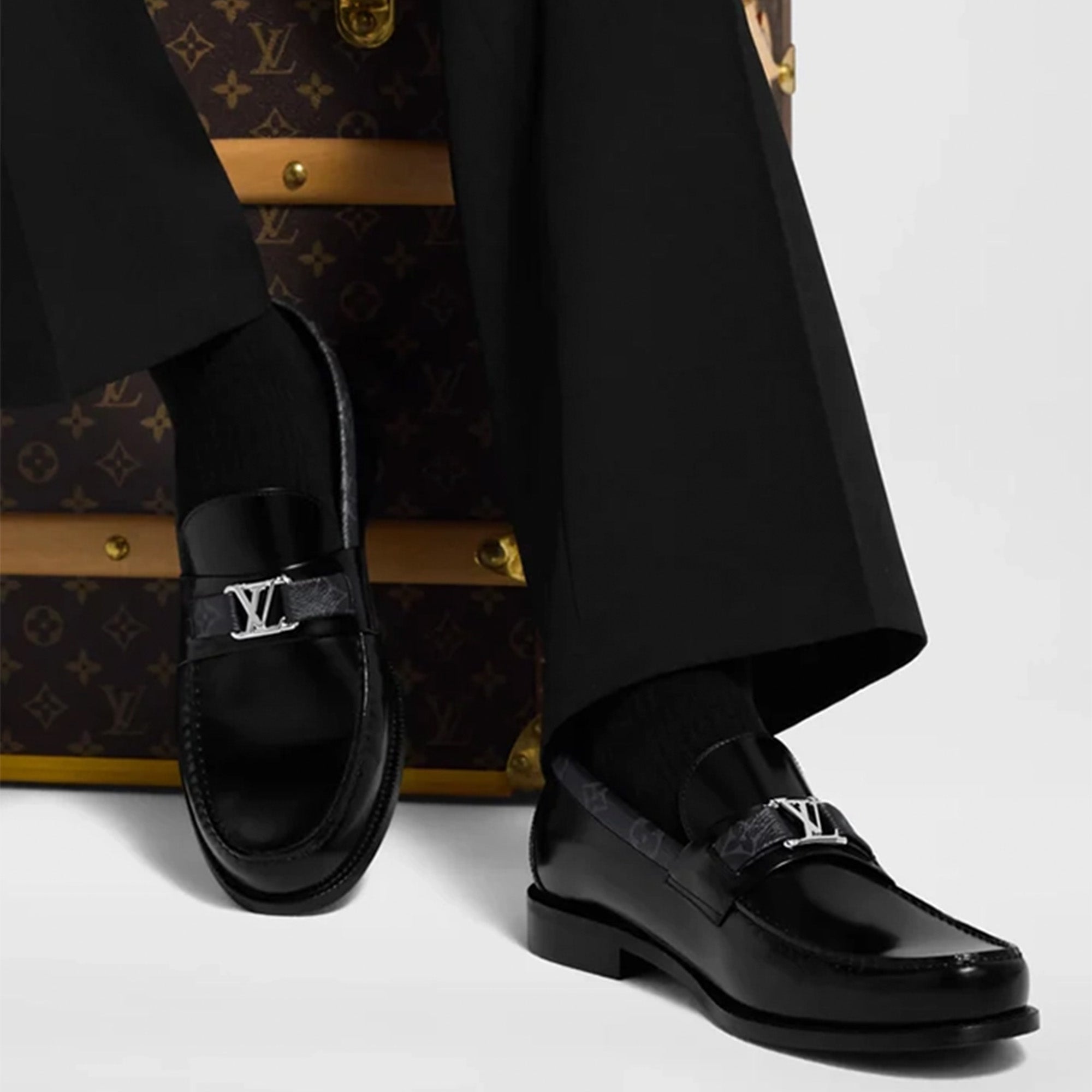 Louis Vuitton Major Loafer (Black)