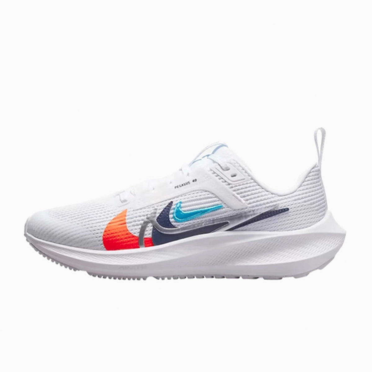 Pegasus 40 White/Orange