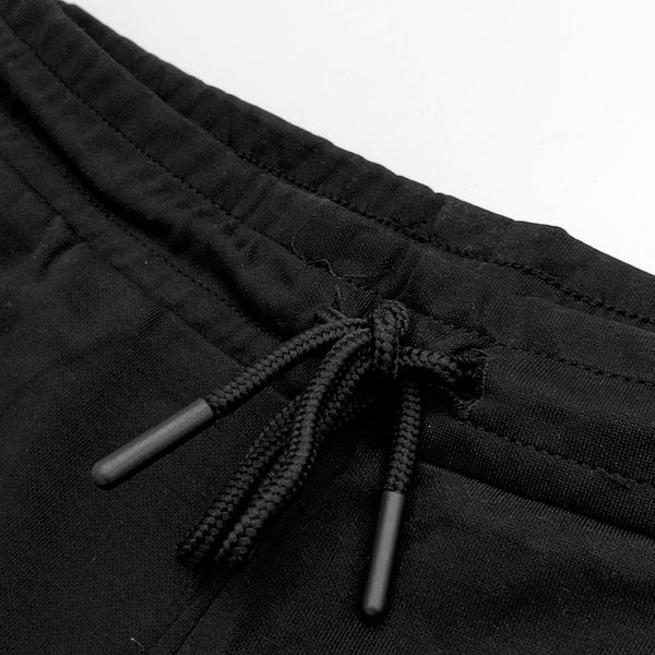 Men ‘Black G-Motion Embroidered Logo Shorts