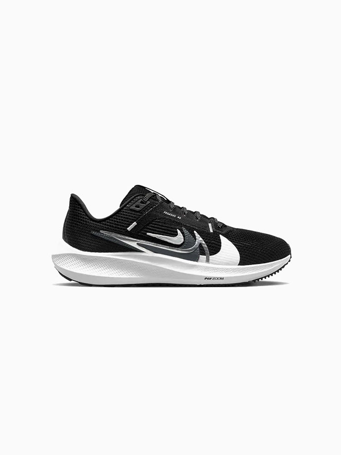 Nike Pegasus 40 Triple Tick