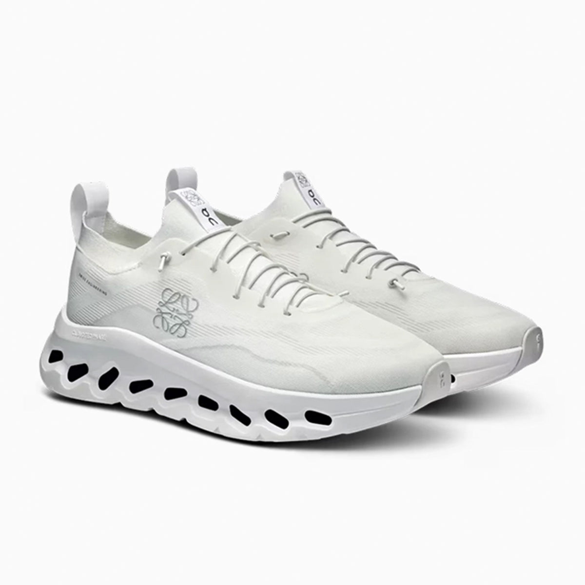 Cloudtilt LOEWE All White Limited edition